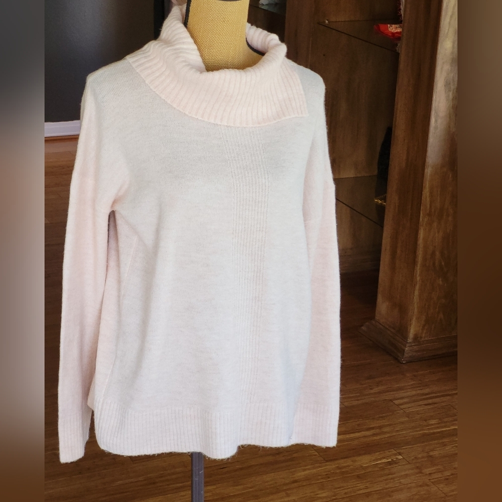 Banana Republic Medium Pale Pink Acrylic Pullover Sweater - Picture 4 of 8